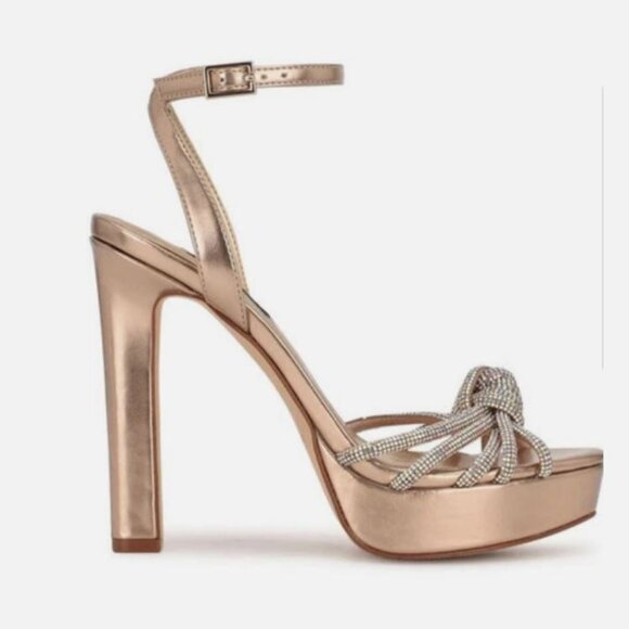 Nine West Wowzz3 Silver Faux Leather Buckle Platform Heels Size 7 M - Picture 2 of 11